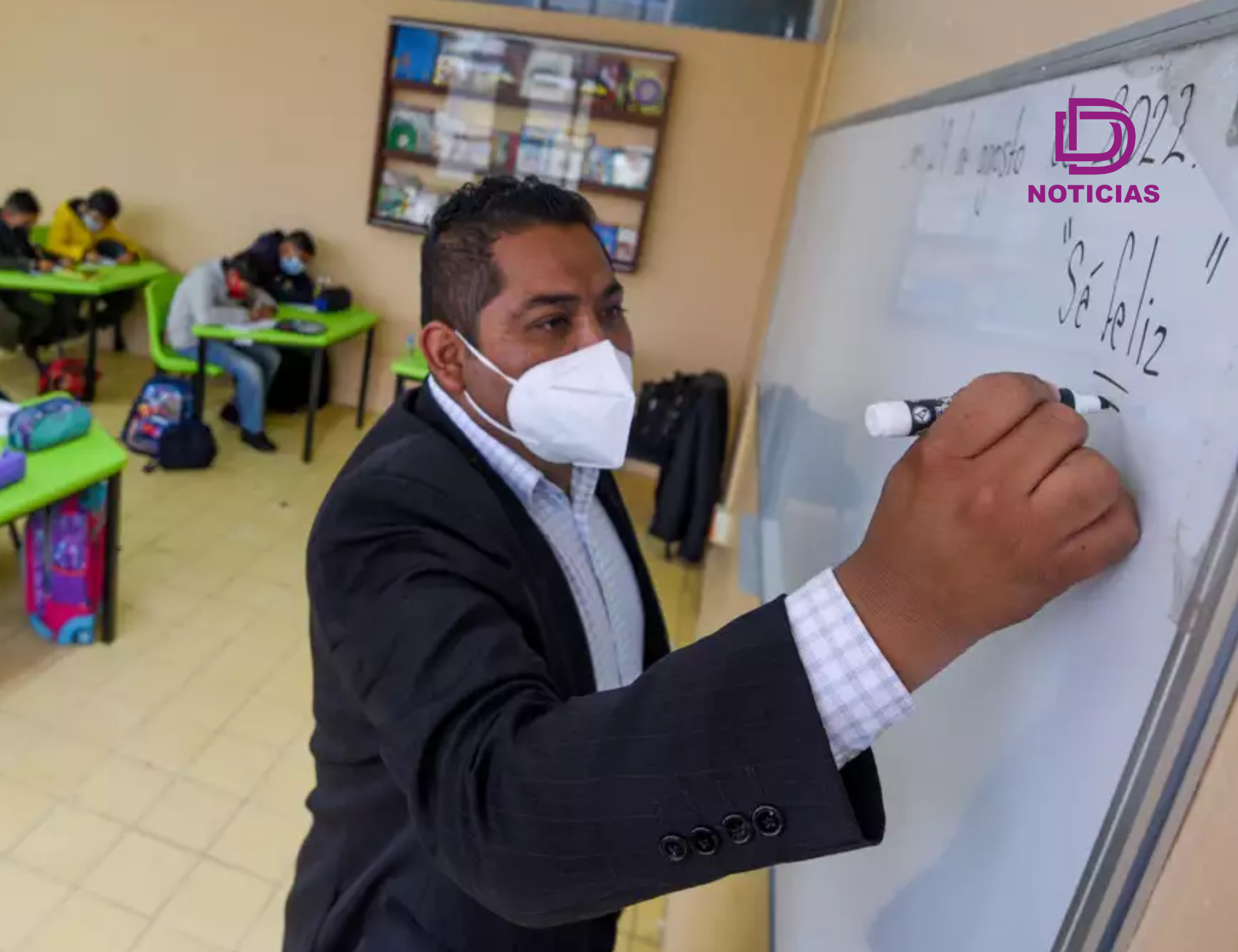 Docentes recibirán aumento salarial