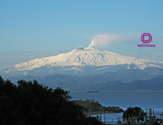 Alerta en Europa: colapso en cráter del Etna provoca flujo piroclástico y enorme nube de ceniza